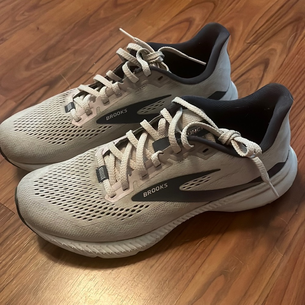 Brooks Launch 8 Running Shoes